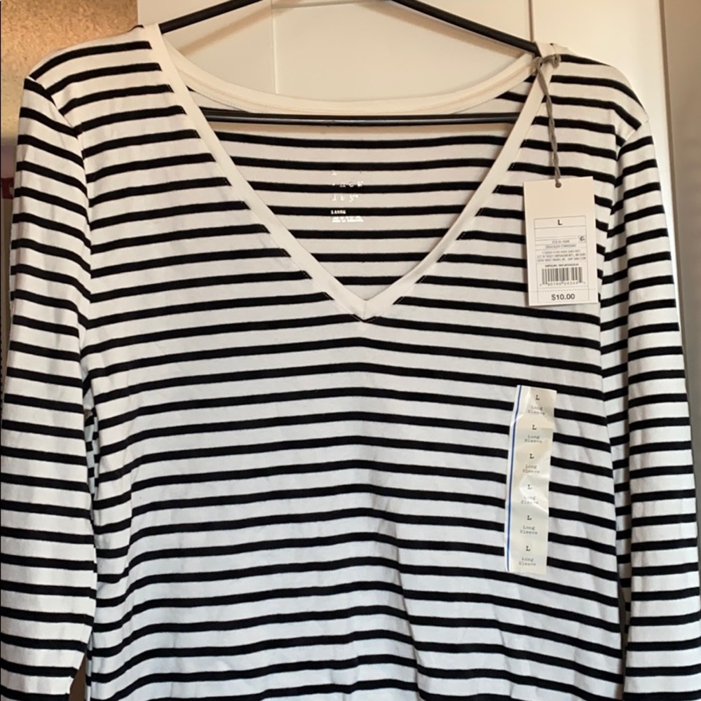 5/$35 NWT A NEW DAY LONG SLEEVE